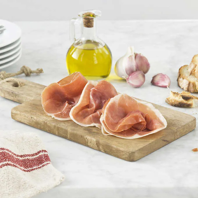 Costco打疫苗,西班牙火腿,压缩储备粮,Costco猪肉脯,西柚杯,冰糖燕窝,麻薯红豆冰淇淋,鲜虾云吞面,Bibigo的饺子,蟹球丸子,牛肉馅饼,冷冻虾,鲜鸡蛋,牛肉片,PartyWings,冷冻蓝莓