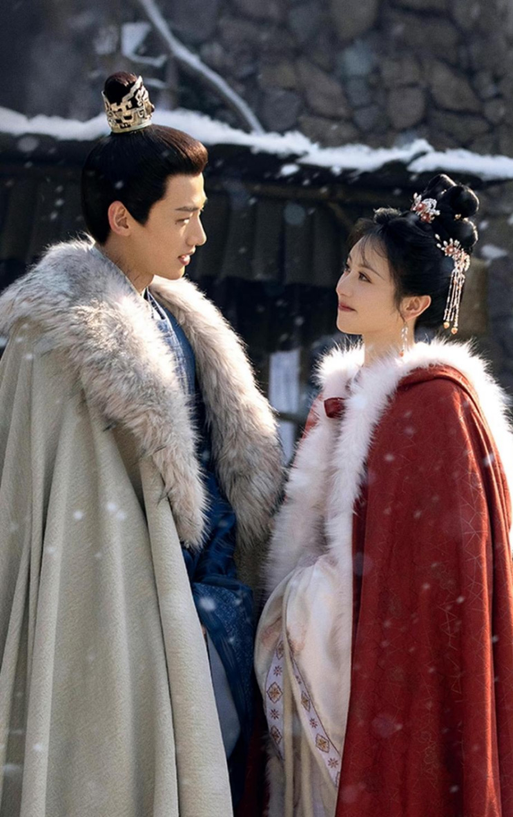 卿卿日常：白敬亭田曦薇雪下浪漫定情